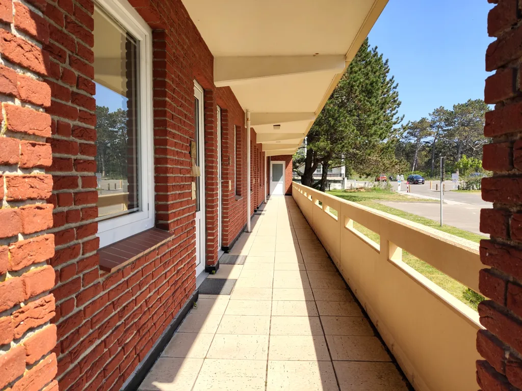 Eingang der Villa Anna II von außen