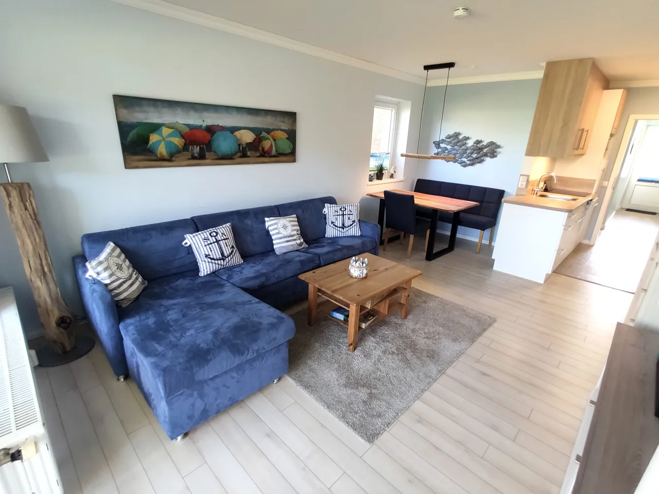 Heller Wohnbereich der Ferienwohnung